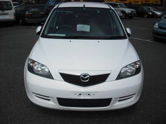 2005 Mazda Demio Photos