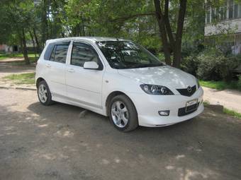 2005 Mazda Demio Photos