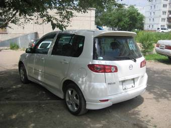 2005 Mazda Demio Pictures