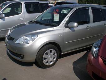 2005 Mazda Demio Images