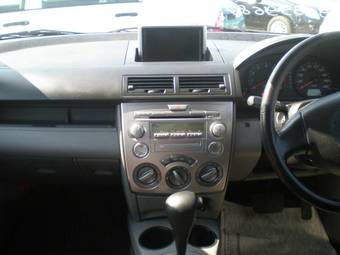 2005 Mazda Demio Pictures
