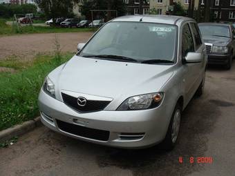 2005 Mazda Demio Photos