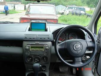 2005 Mazda Demio Photos