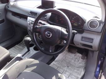2005 Mazda Demio Pictures