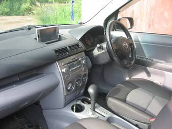 2005 Mazda Demio Photos