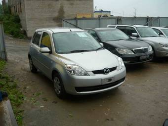 2005 Mazda Demio Photos