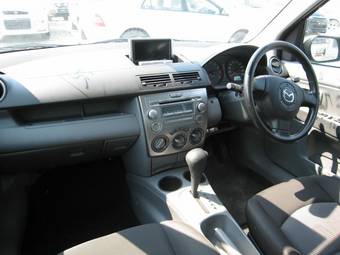 2005 Mazda Demio Pictures