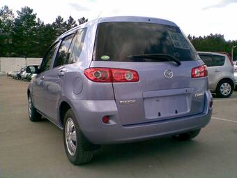 2005 Mazda Demio Pictures