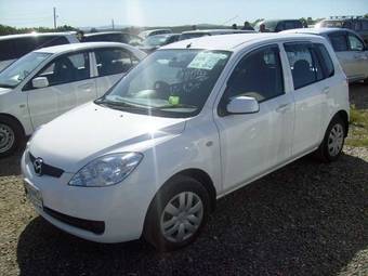 2005 Mazda Demio Pictures