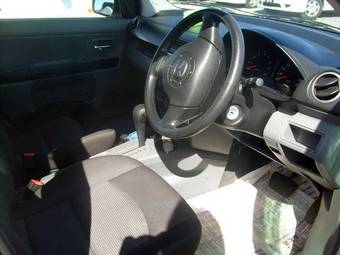 2005 Mazda Demio Pictures