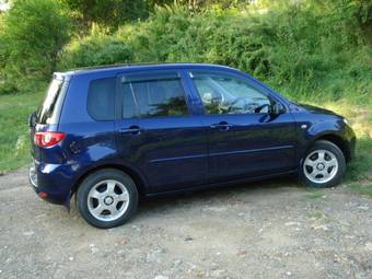 2005 Mazda Demio Pictures