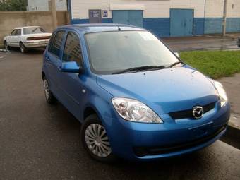 2005 Mazda Demio Photos