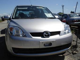 2005 Mazda Demio Pictures