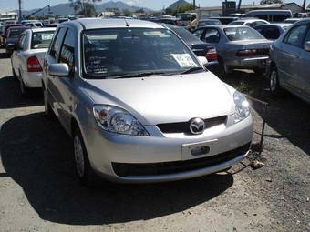 2005 Mazda Demio Photos