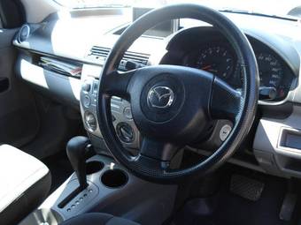 2005 Mazda Demio Photos