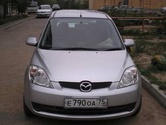 2005 Mazda Demio Photos