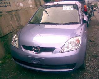 2005 Mazda Demio Photos