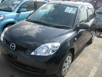 2005 Mazda Demio Pictures