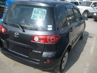 2005 Mazda Demio Photos