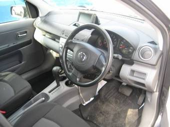 2005 Mazda Demio Photos