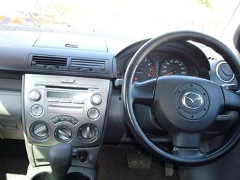 2005 Mazda Demio Pictures