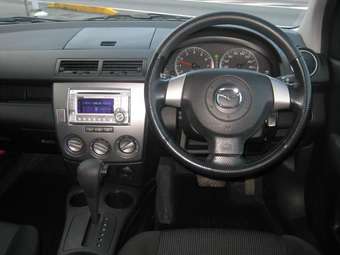 2006 Mazda Demio Pictures