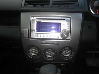 2006 Mazda Demio Pictures