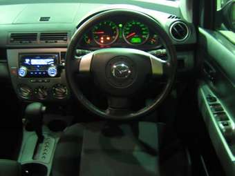 2006 Mazda Demio Photos