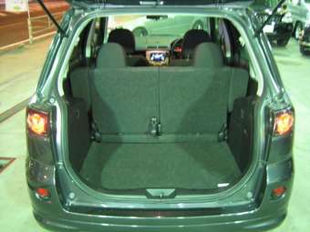 2006 Mazda Demio Photos