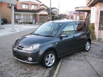 2006 Mazda Demio Photos