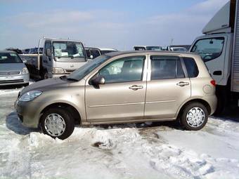 2006 Mazda Demio Photos