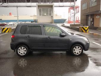 2006 Mazda Demio Photos