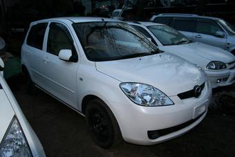 2006 Mazda Demio Pictures