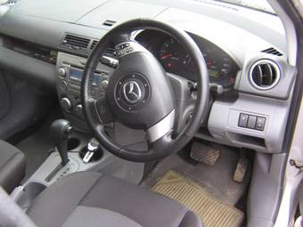 2006 Mazda Demio Photos