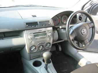 2006 Mazda Demio Images