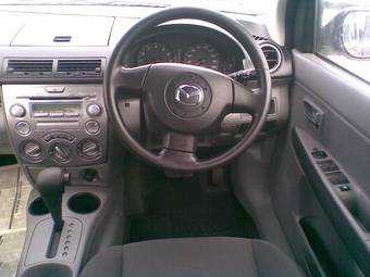 2006 Mazda Demio Photos