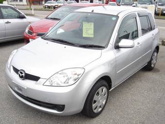 2006 Mazda Demio Pictures