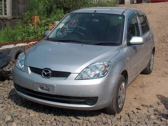 2006 Mazda Demio Photos