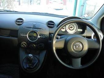 2007 Mazda Demio Pictures