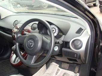 2007 Mazda Demio Images
