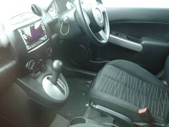2007 Mazda Demio Photos