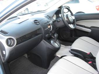 2008 Mazda Demio Pictures