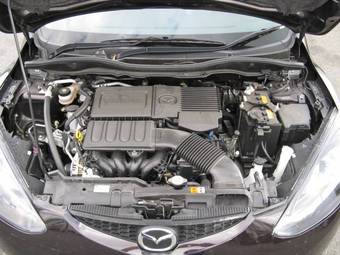 2009 Mazda Demio Pictures