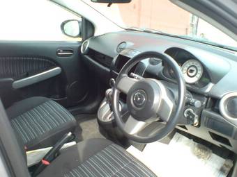 2010 Mazda Demio Photos