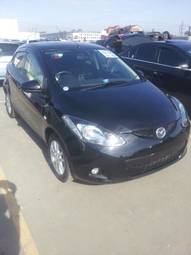 2010 Mazda Demio Images