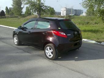 2010 Mazda Demio Photos