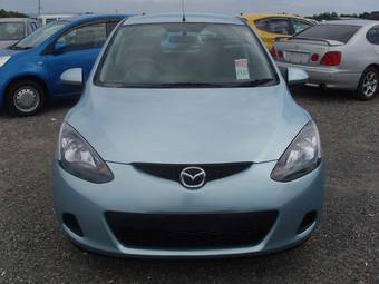 2010 Mazda Demio Photos