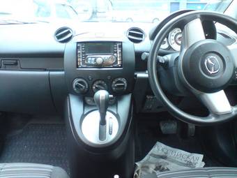 2011 Mazda Demio Pictures