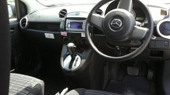 2011 Mazda Demio Pictures