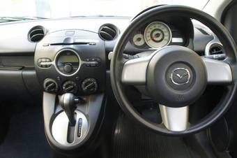 2011 Mazda Demio Pictures